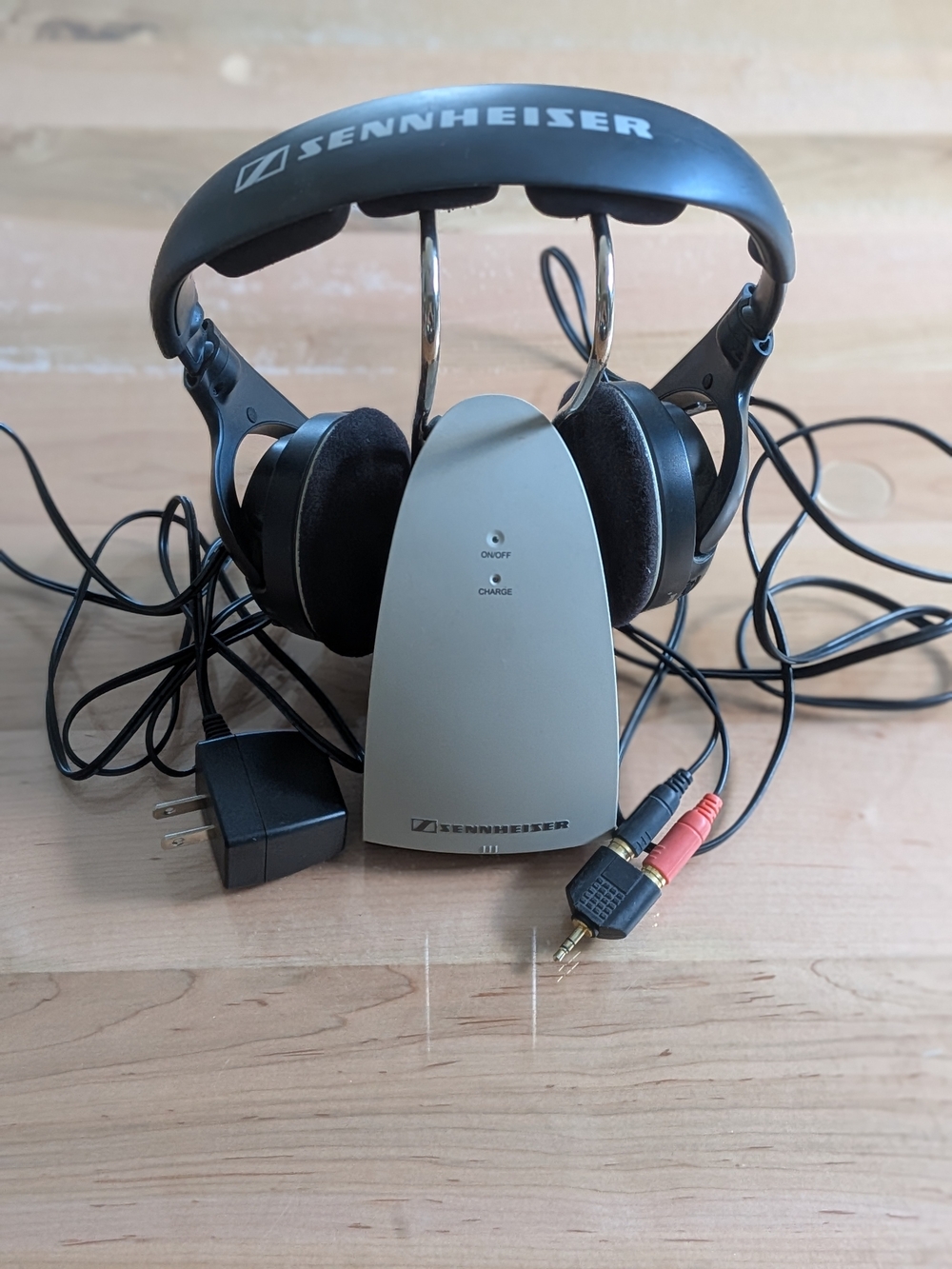 Sennheiser HDR 126 Wireless Over-Ear Headphones With Charging Base TR 126 Works